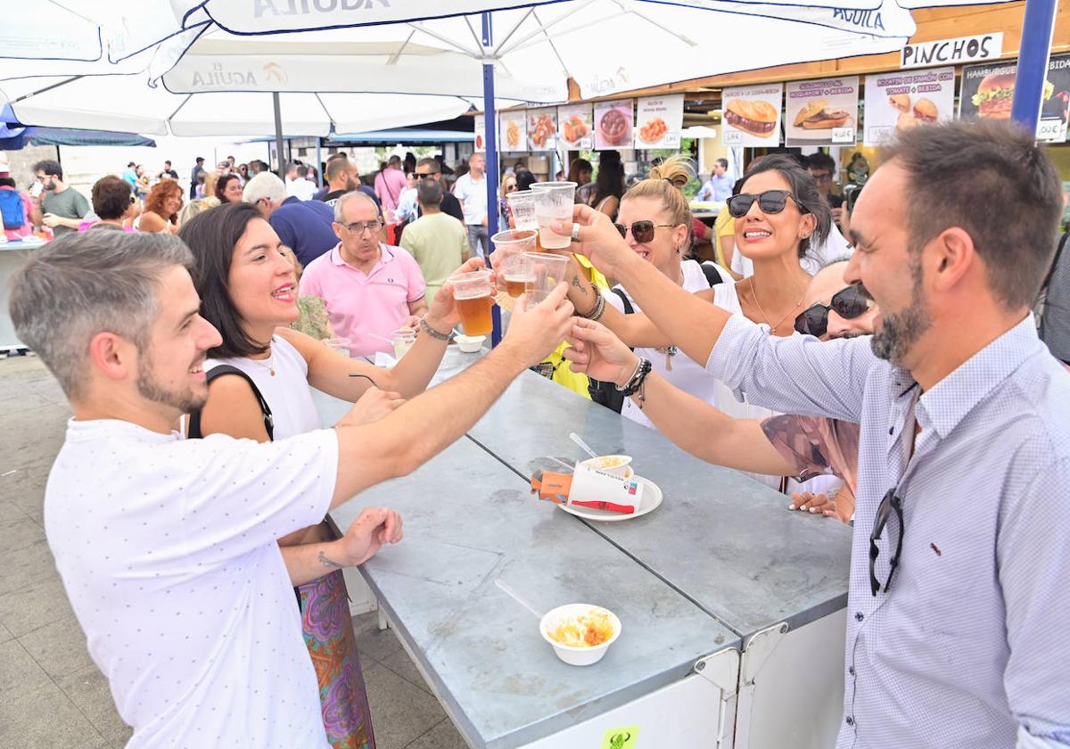 Llenazo en las casetas de la Feria de Día de las Fiestas de Valladolid 2023