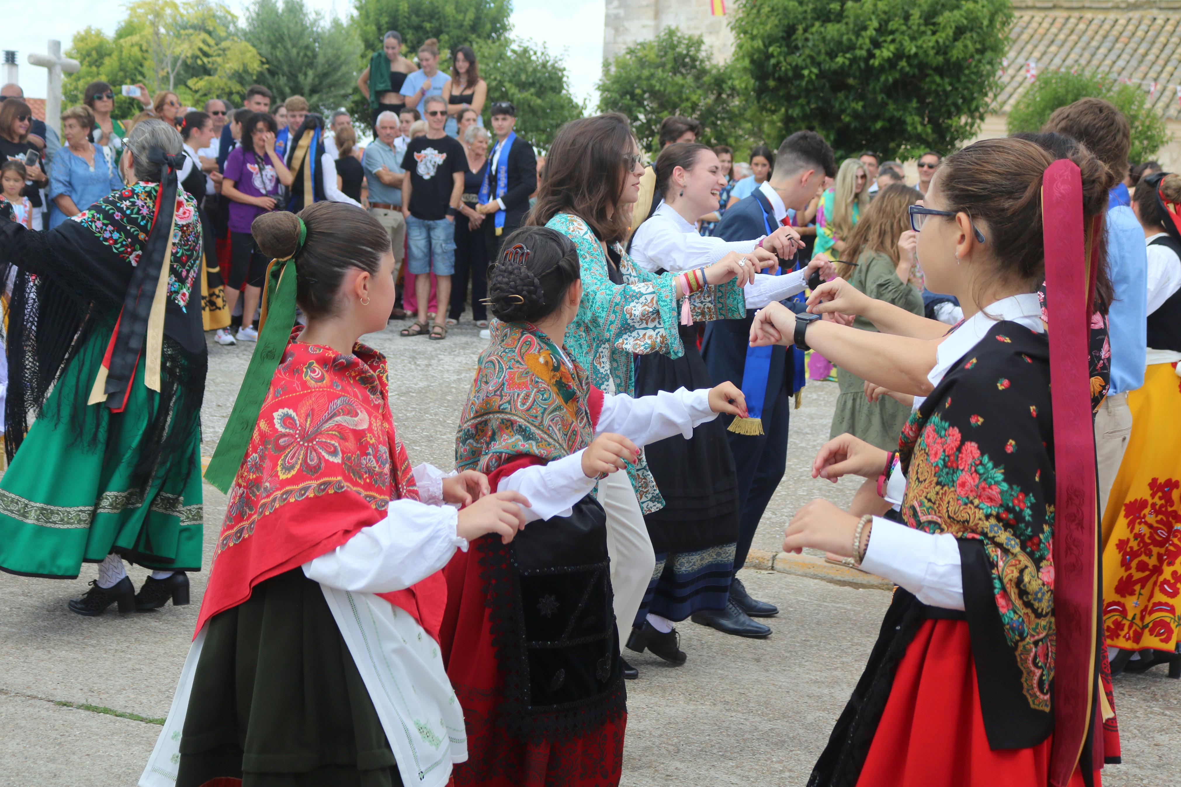 Baltanás se rinde a la Virgen de Revilla