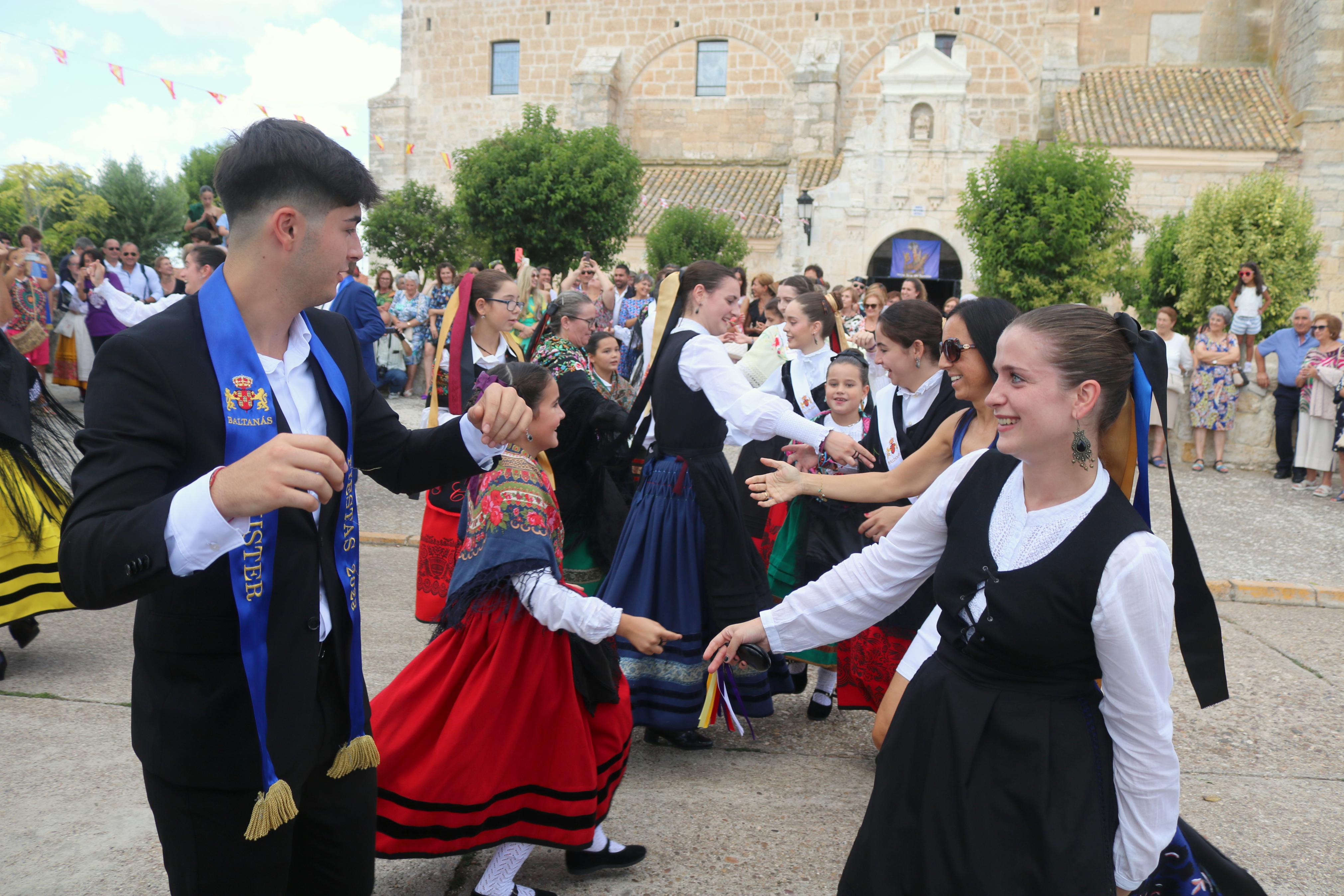 Baltanás se rinde a la Virgen de Revilla