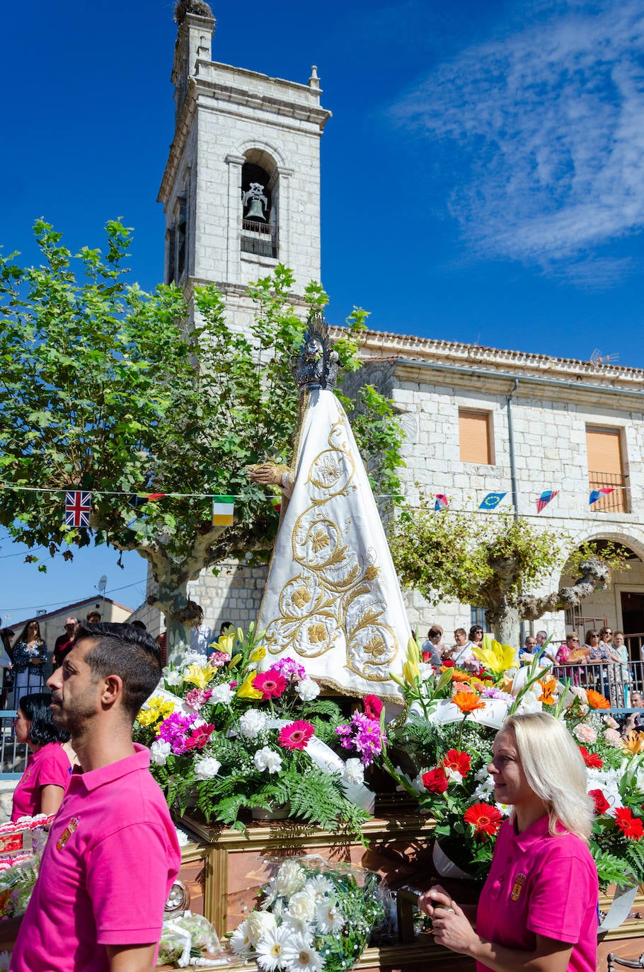 La Virgen de Gracia procesiona en Villanubla
