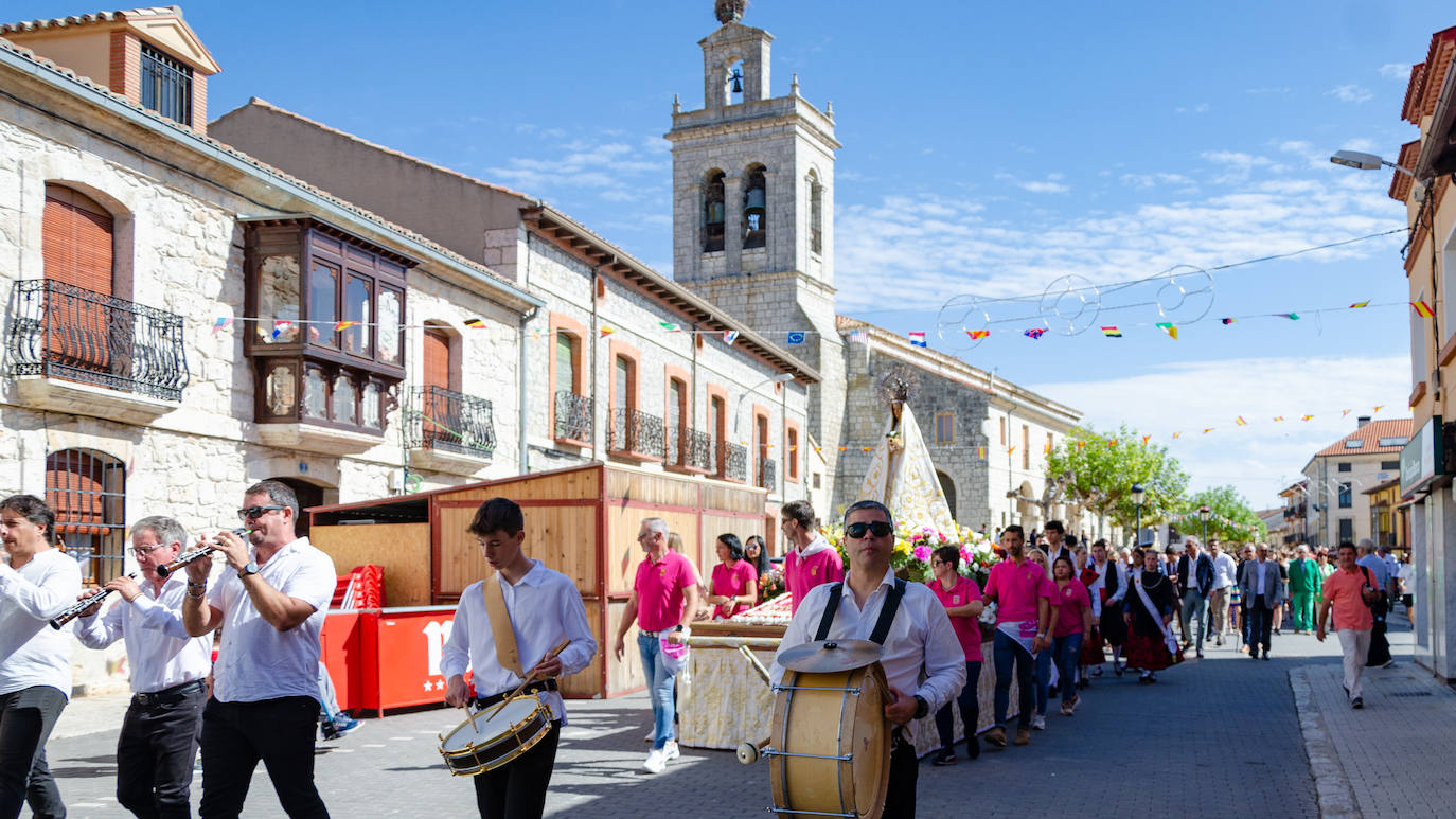 La Virgen de Gracia procesiona en Villanubla