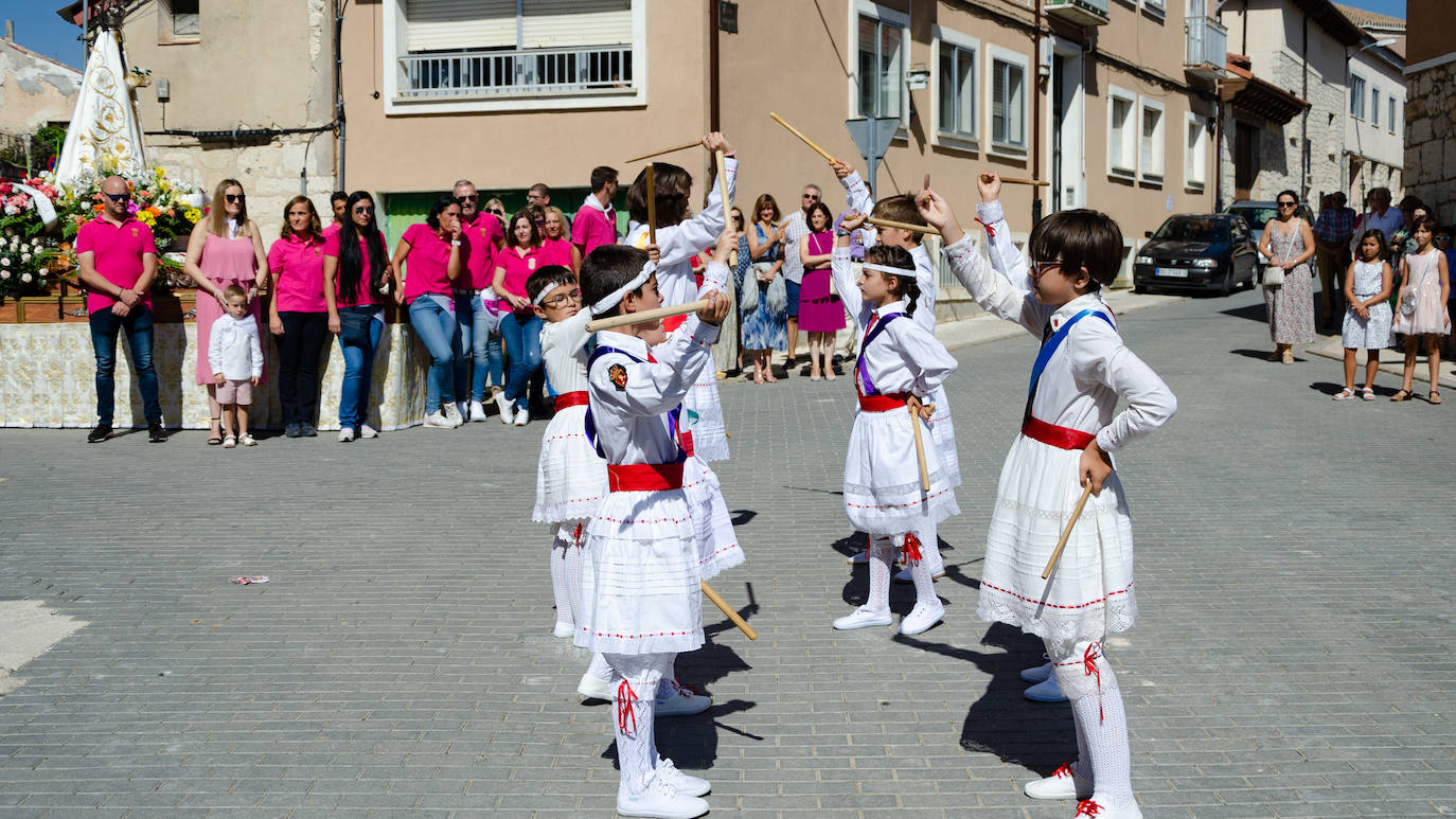 La Virgen de Gracia procesiona en Villanubla