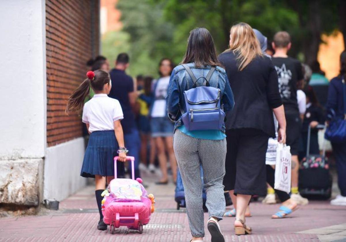 Vuelta al cole en el Colegio Huelgas de Valladolid, este jueves.