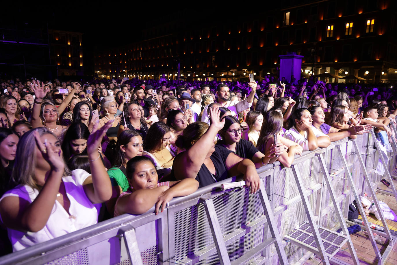 Antonio Carmona y Niña Pastori en sus conciertos de la Plaza Mayor de Valladolid