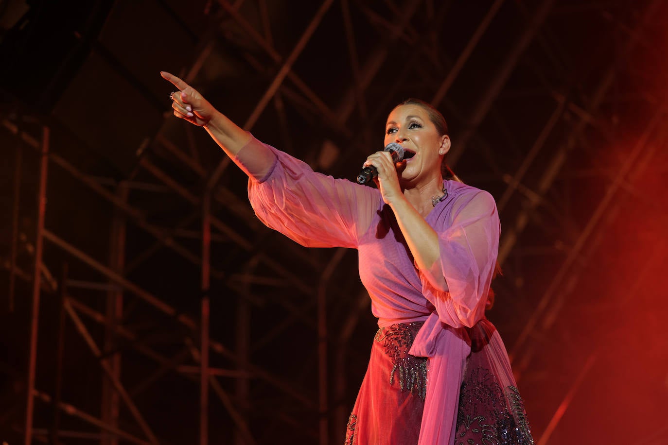 Antonio Carmona y Niña Pastori en sus conciertos de la Plaza Mayor de Valladolid