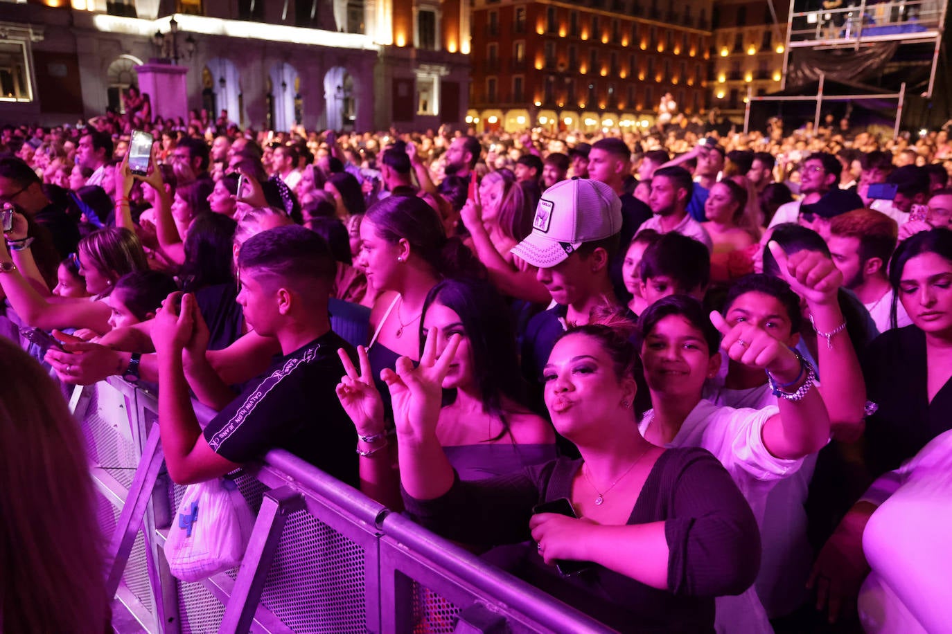 Antonio Carmona y Niña Pastori en sus conciertos de la Plaza Mayor de Valladolid