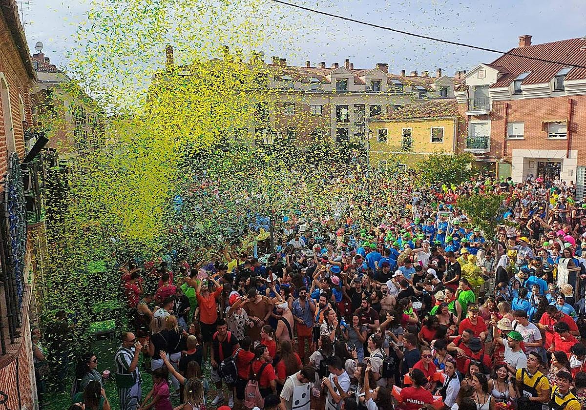 Las peñas de Laguna de Duero, durante el pregón de las fiestas de la Virgen del Villar.