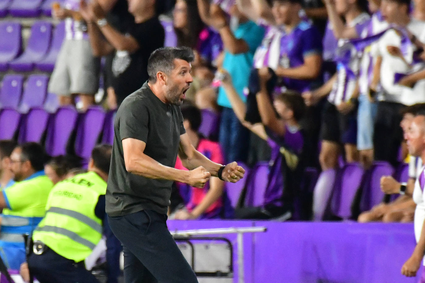 El partido entre el Real Valladolid y el Elche, en imágenes