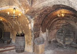 Bodega del antiguo convento de las Franciscanas Terciarias, hoy propiedad de Bodegas Urdil.