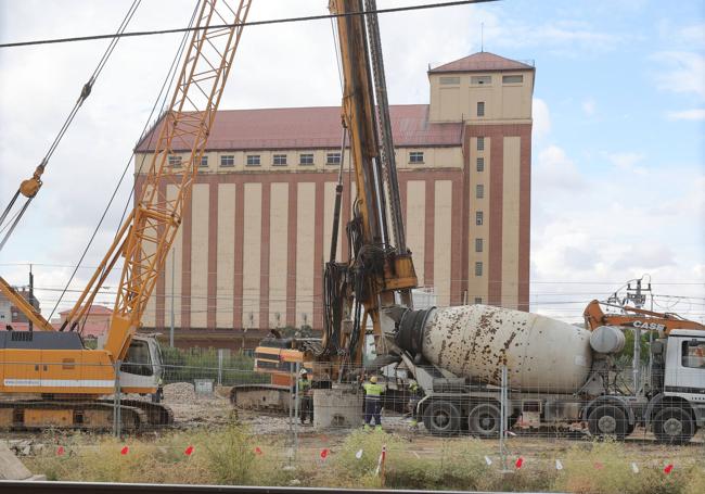 Obras del Ave a Cantabria en las proximidades de Palencia.