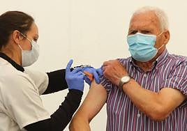Vacunación frente al covid en el hospital de El Bierzo.