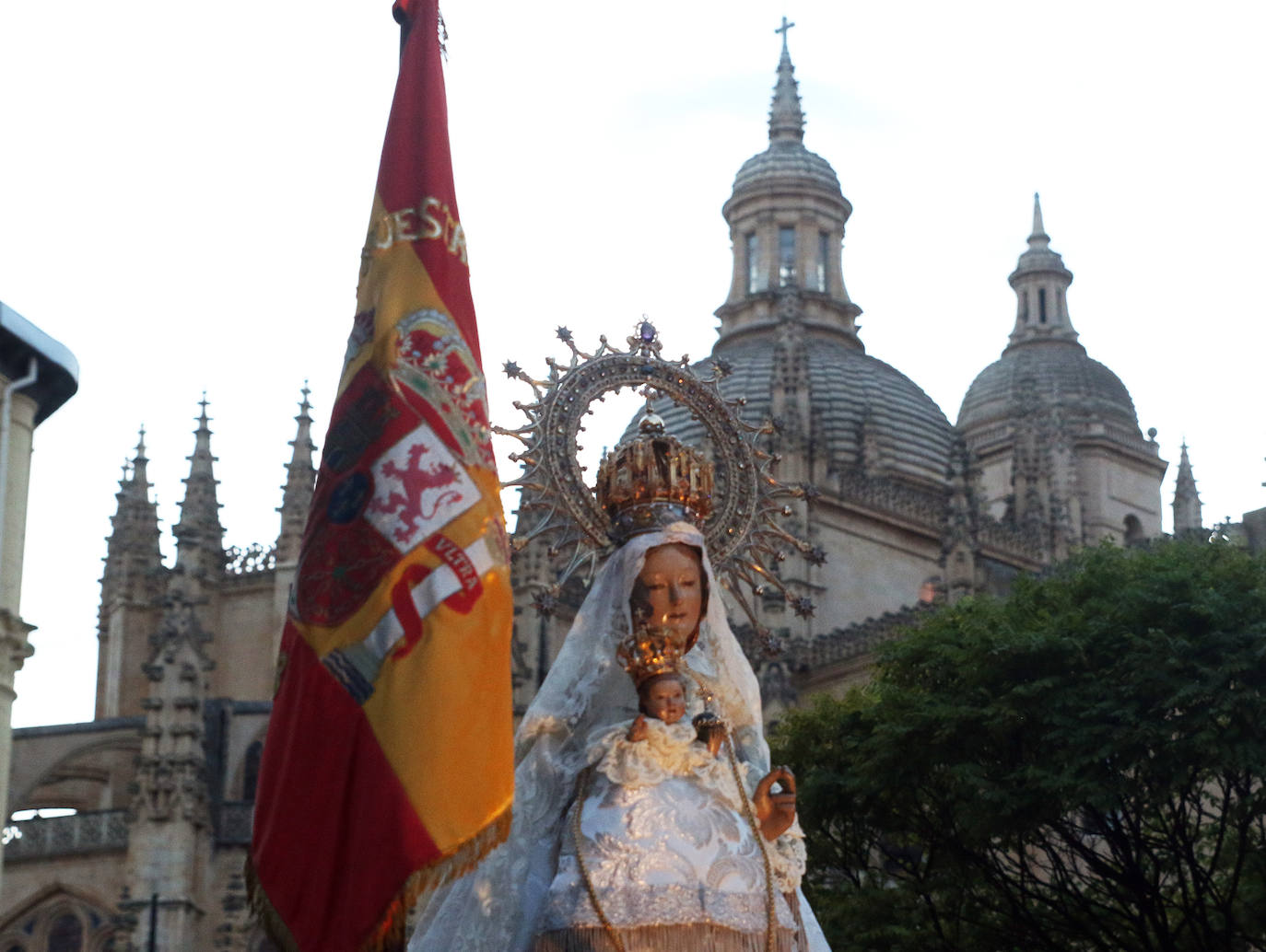 Subida de la Virgen de la Fuencisla en la Catedral