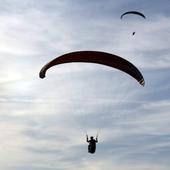 Muere el piloto de un parapente al caer tras el despegue en León