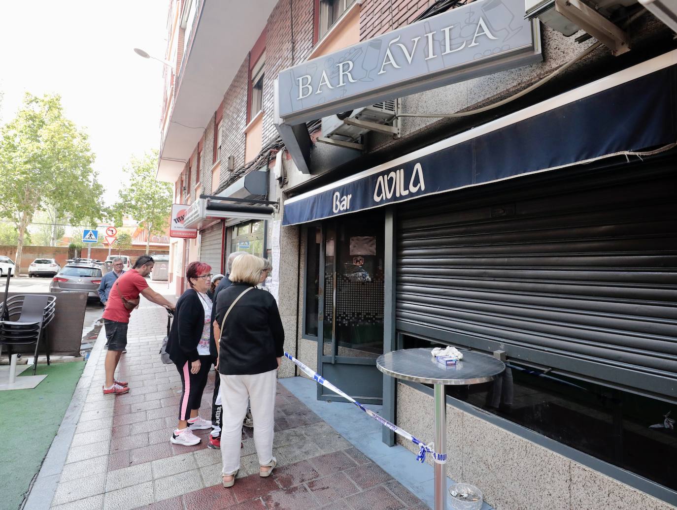 Las imágenes del incendio de un bar del barrio de Pajarillos de Valladolid