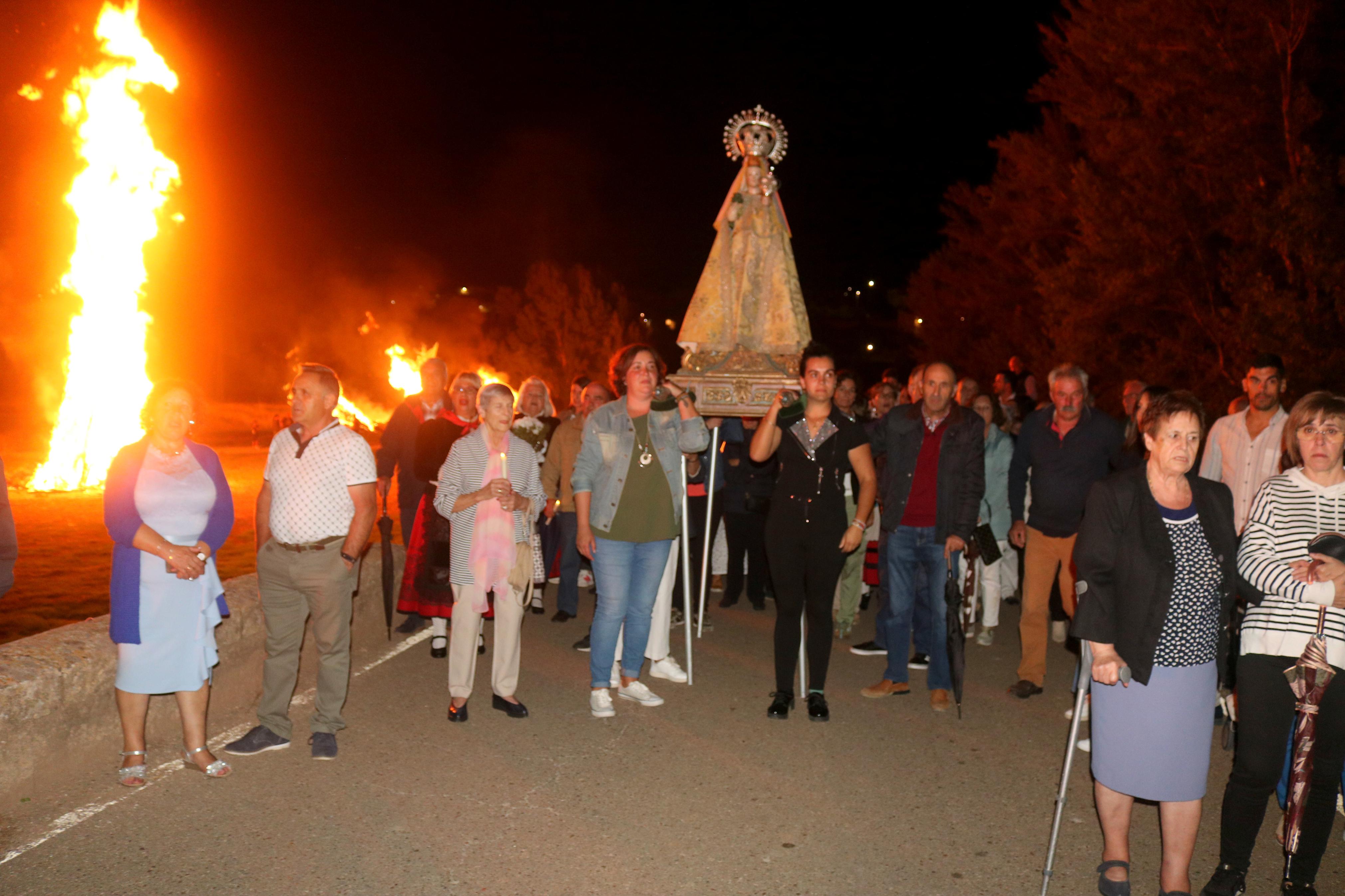 Devoción al resplandor de las hogueras en Palenzuela