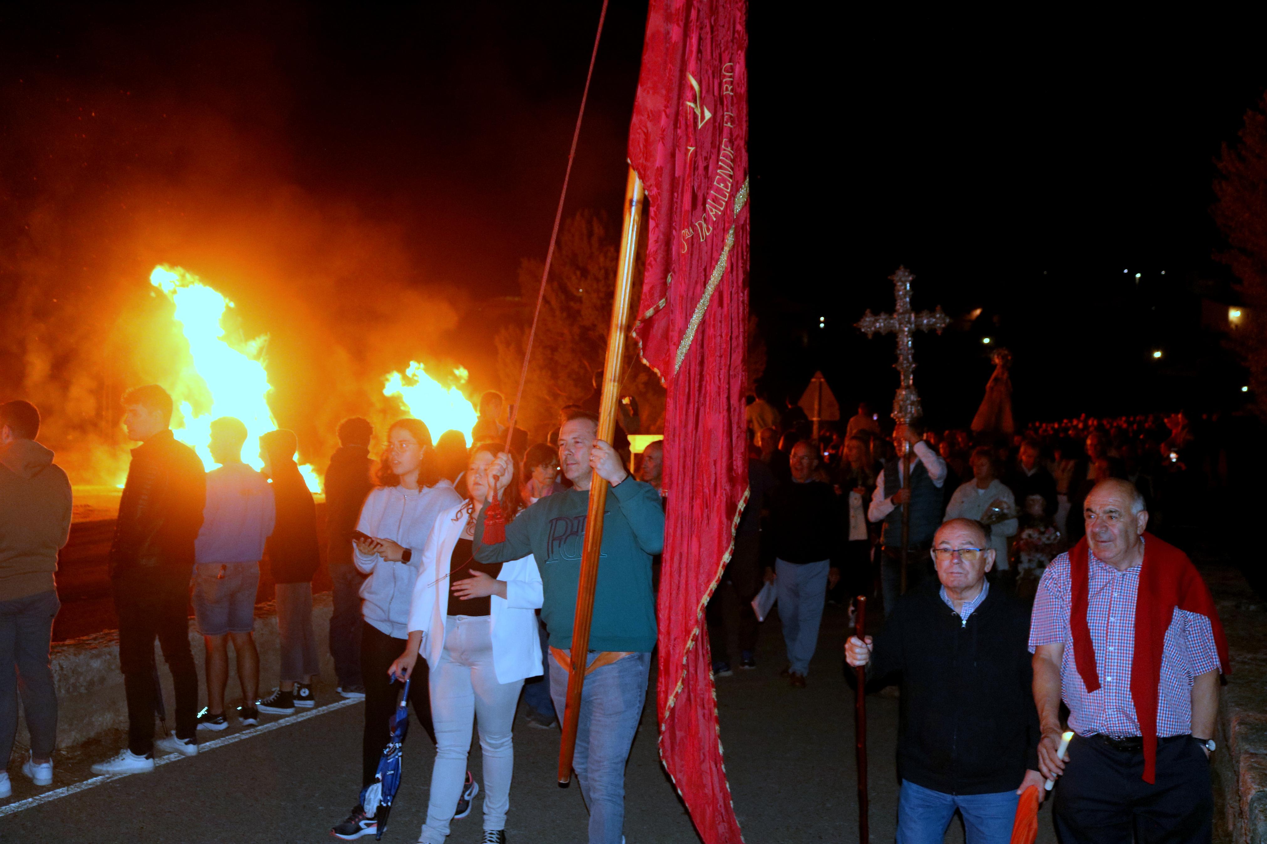 Devoción al resplandor de las hogueras en Palenzuela