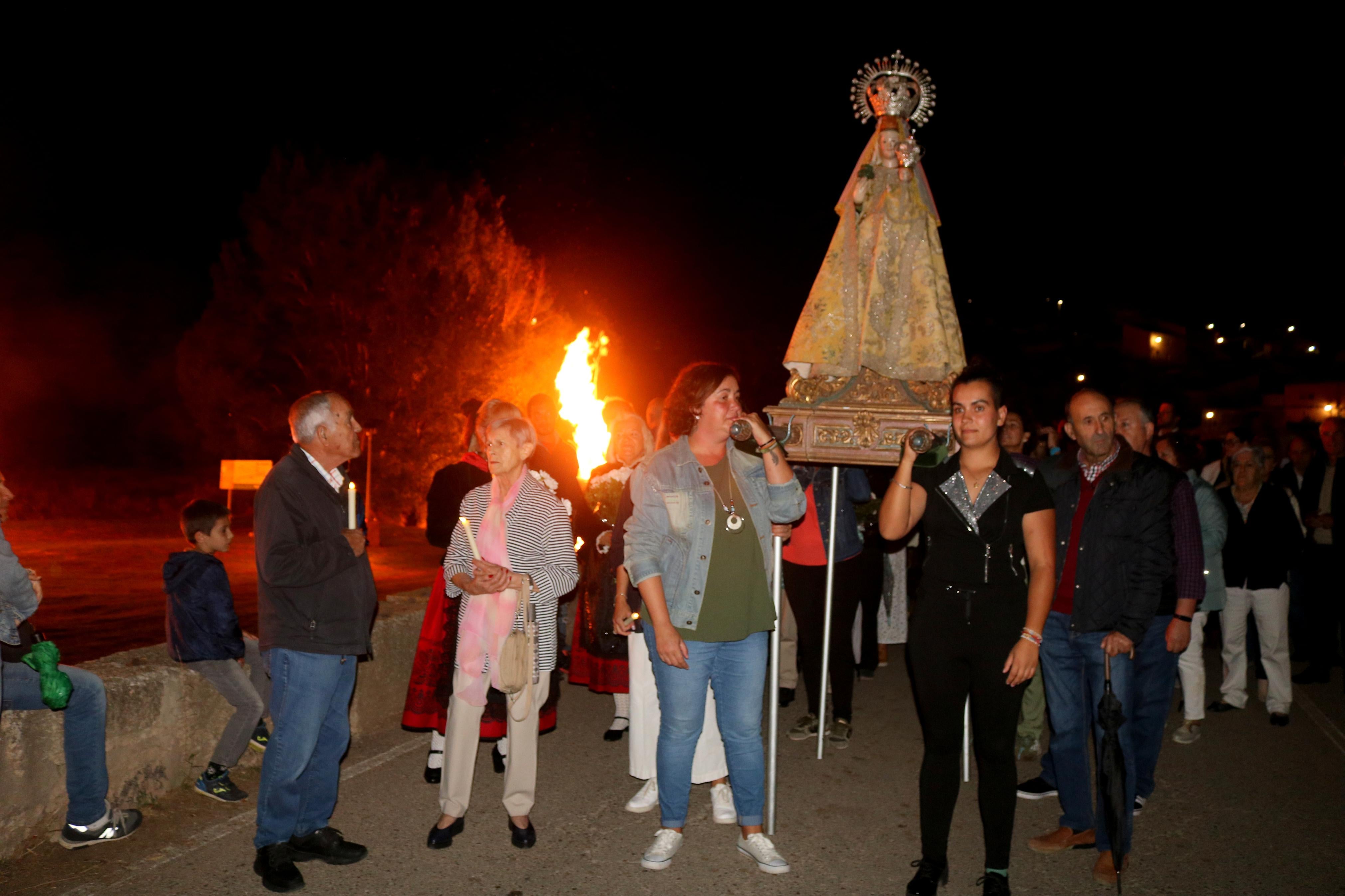 Devoción al resplandor de las hogueras en Palenzuela