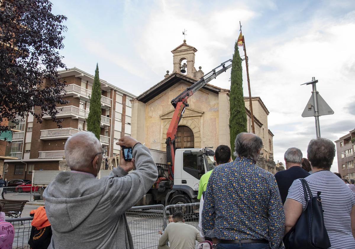 La bajada del mayo en el barrio del Cristo del Mercado, en una de sus anteriores ediciones.