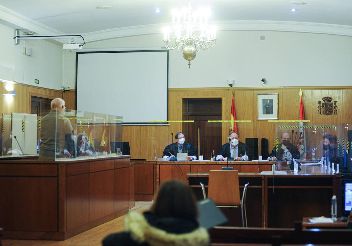 Juicio al capellán de Angustias en la Audiencia de Valladolid.