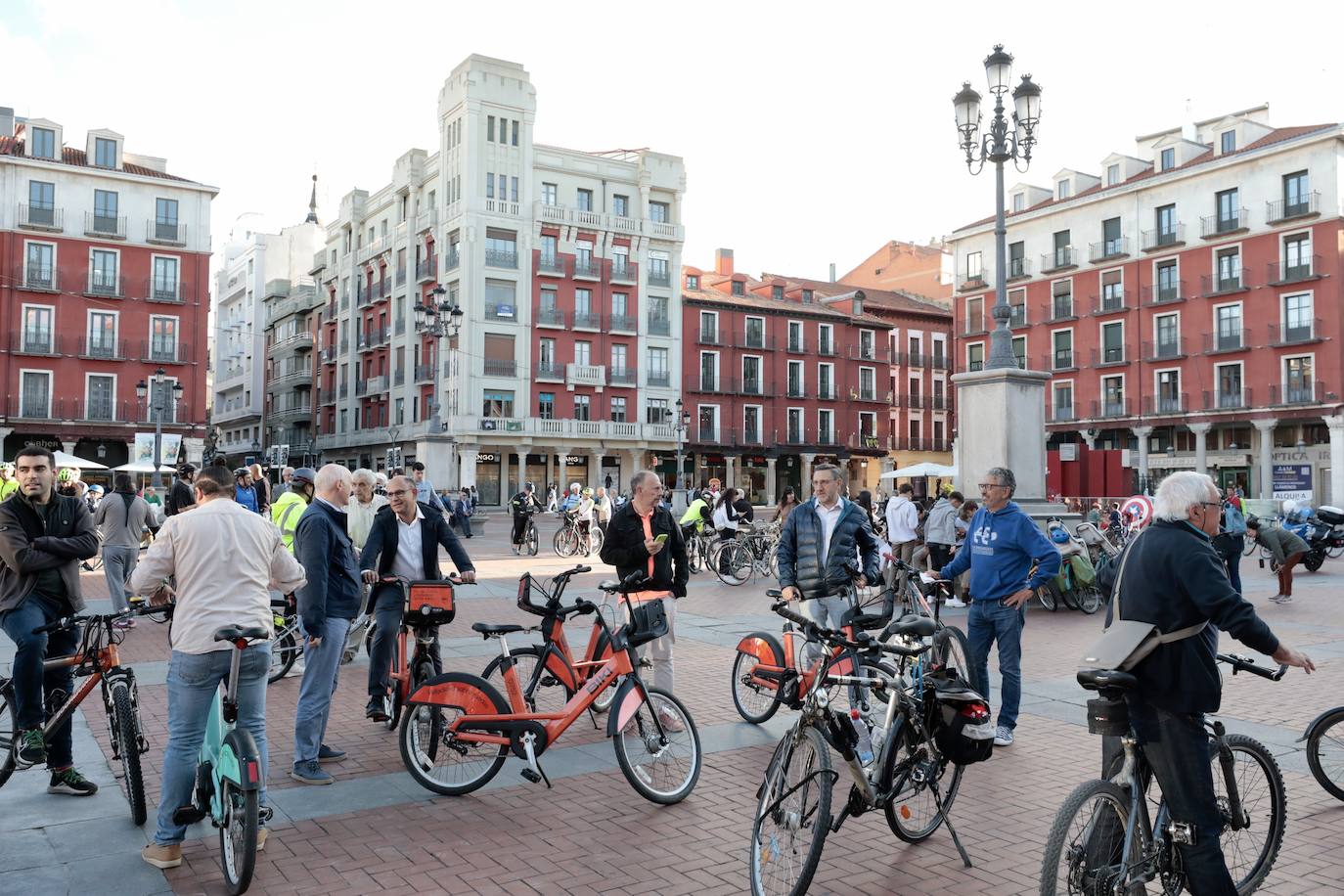 Las imágenes de la bicicletada del Día sin Coche en Valladolid