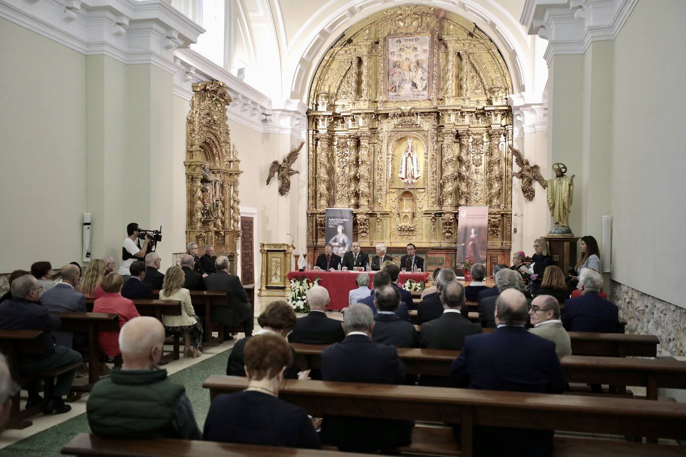 Luis Argüello es investido doctor honoris causa por la Universidad Católica de Miami