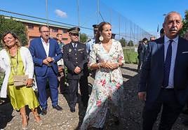La directora de La Moraleja, Marta Touya (en el centro), durante la fiesta de La Merced.