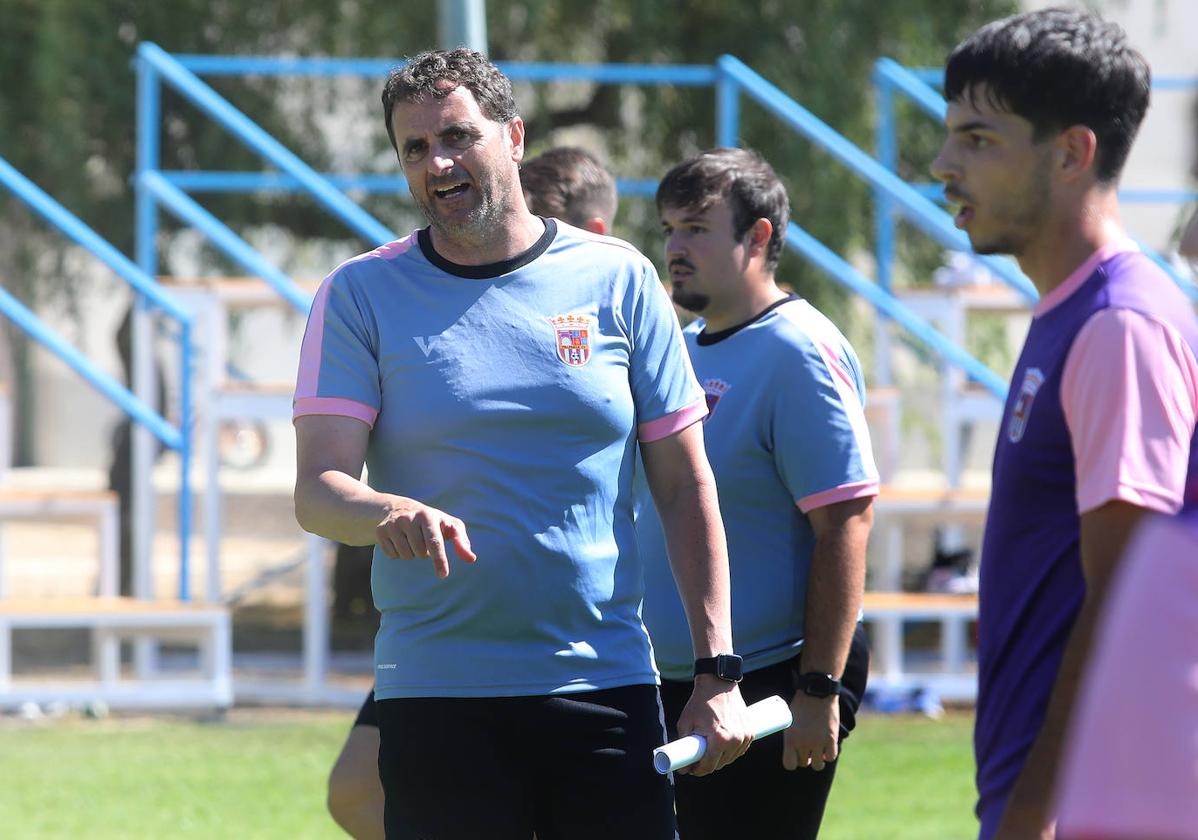 Diego Rojas, entrenador del Palencia CF.