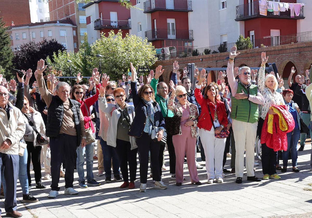 Los vecinos del Carmen alzan su mano dispuestos a cambiar el barrio.