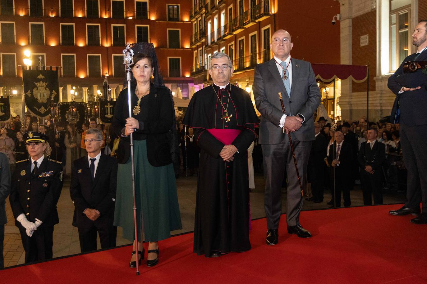 Procesión triunfal de la Santa Vera Cruz Coronada en Valladolid (II)