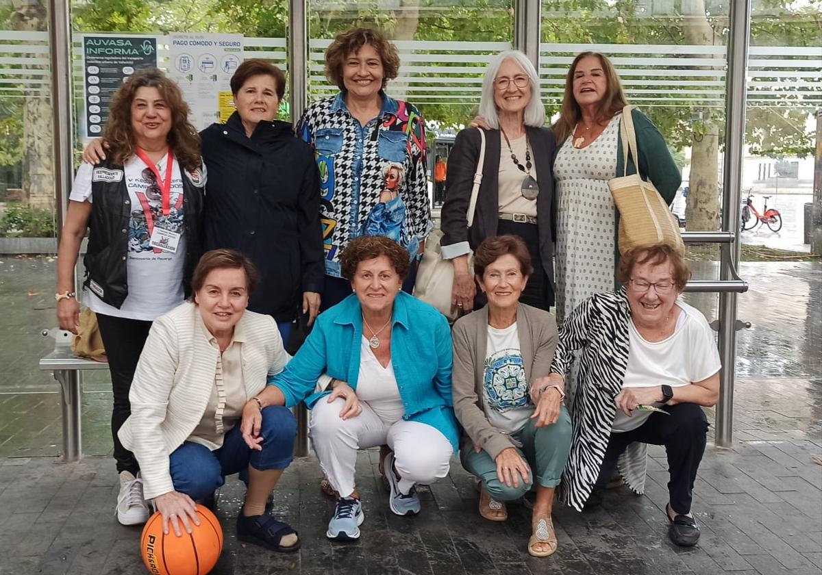 De arriba a abajo, y de izquierda a derecha: Pilar Rodríguez, Chus Domínguez, Rosa Gutiérrez, Esther Mostaza, María José Villanueva, Francisca Garrido, Paz Álvarez y Carmen Orobón (Doki).