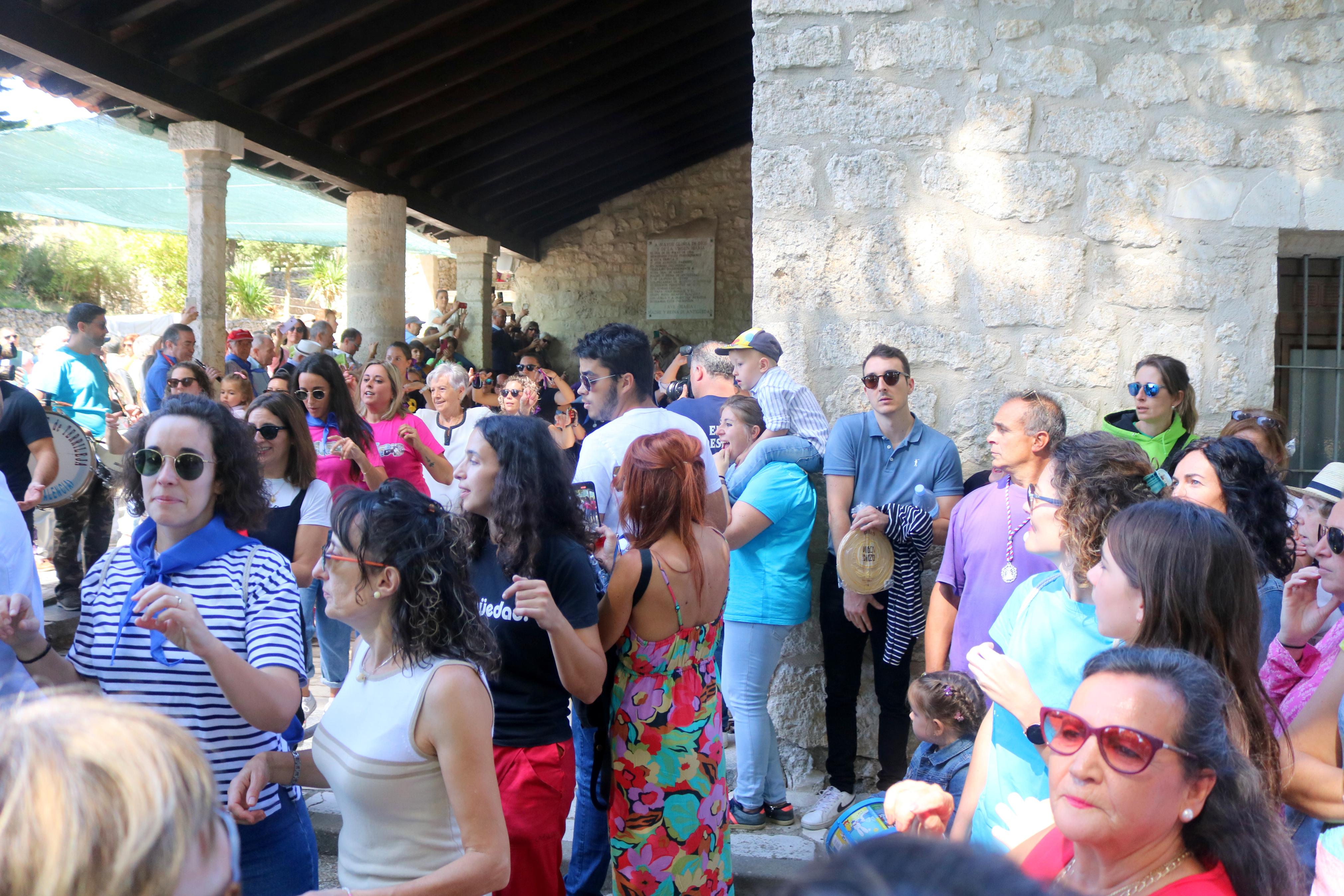 Antigüedad se rinde a la Virgen de Garón