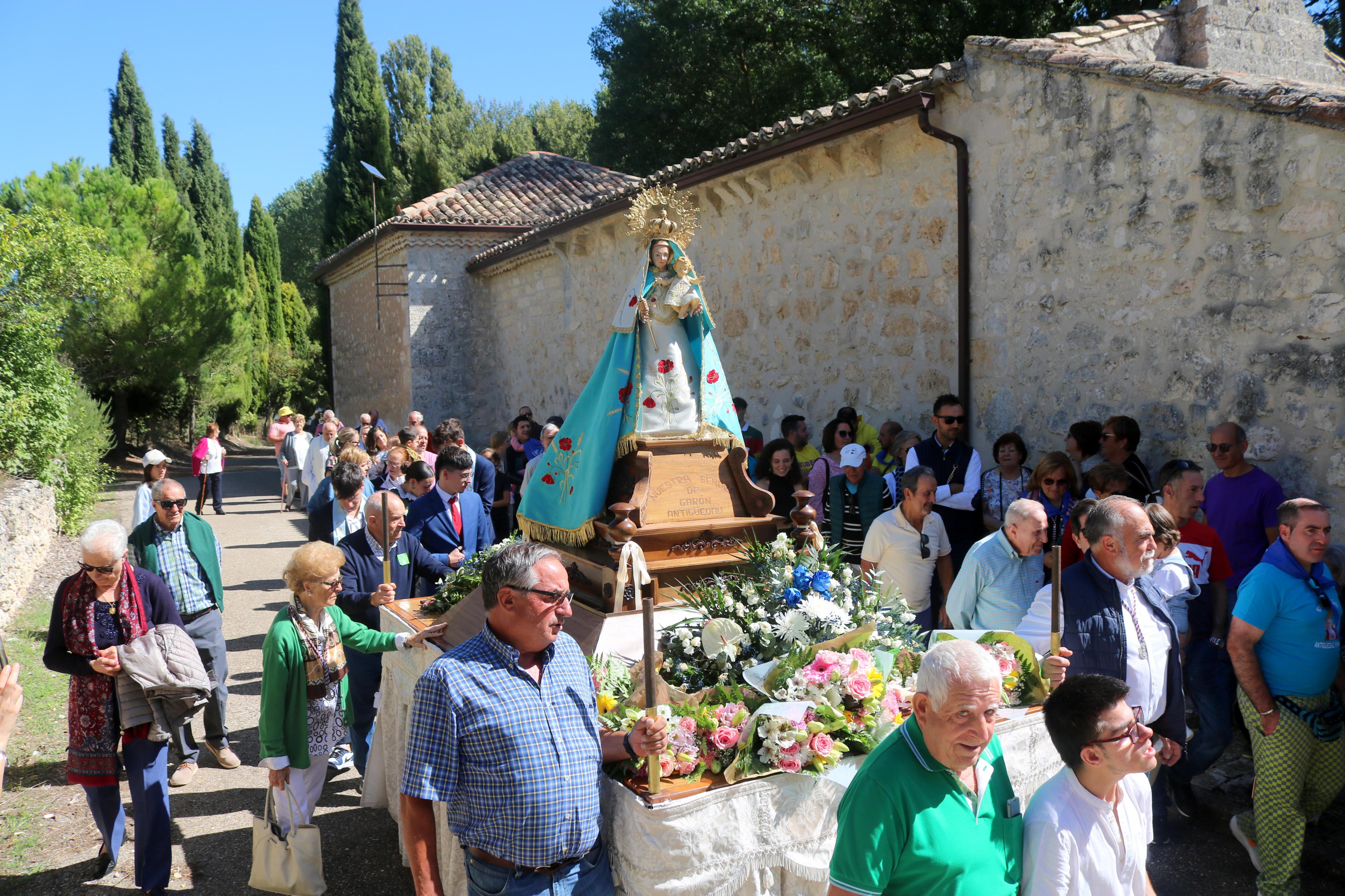 Antigüedad se rinde a la Virgen de Garón