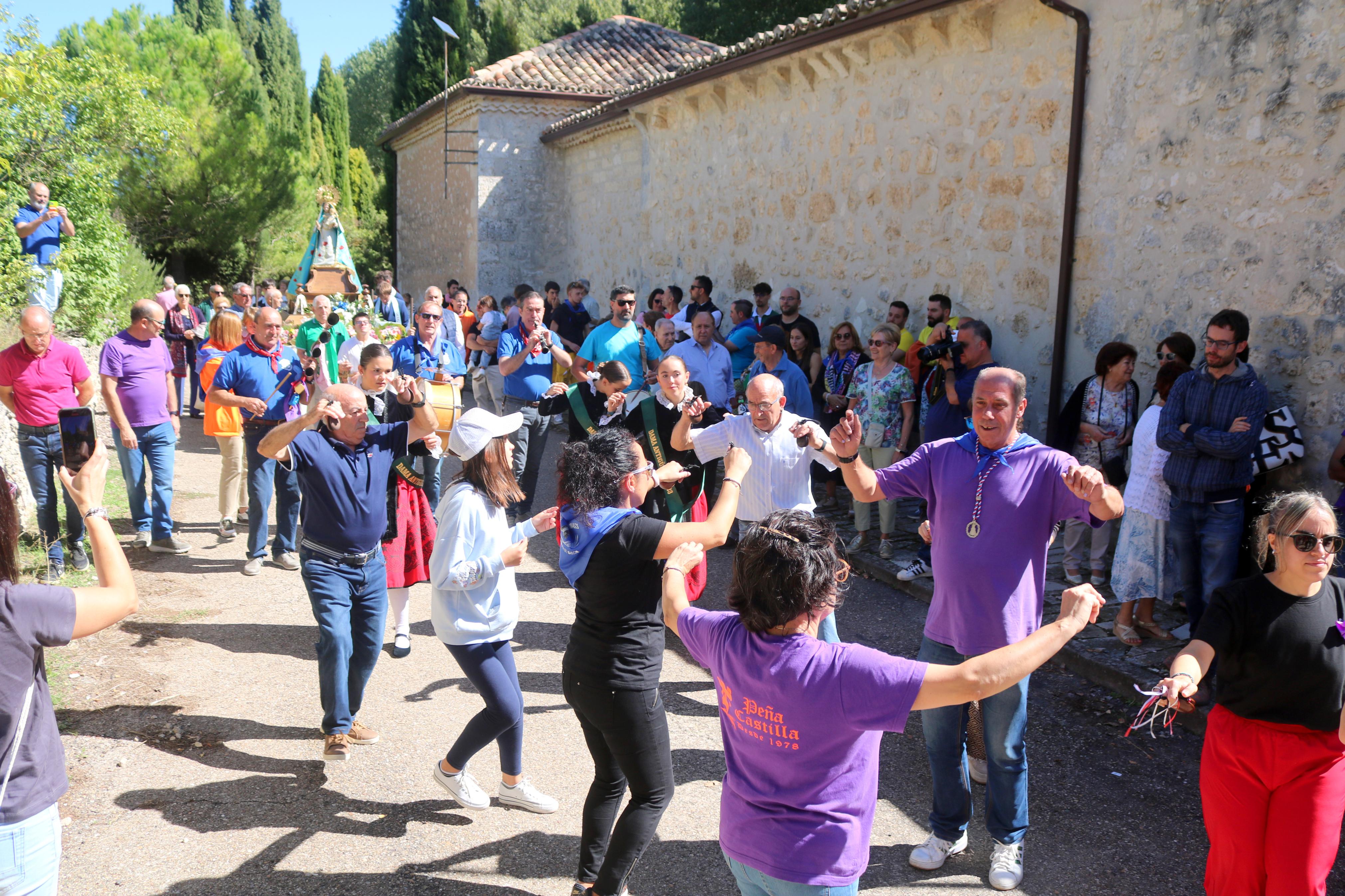 Antigüedad se rinde a la Virgen de Garón