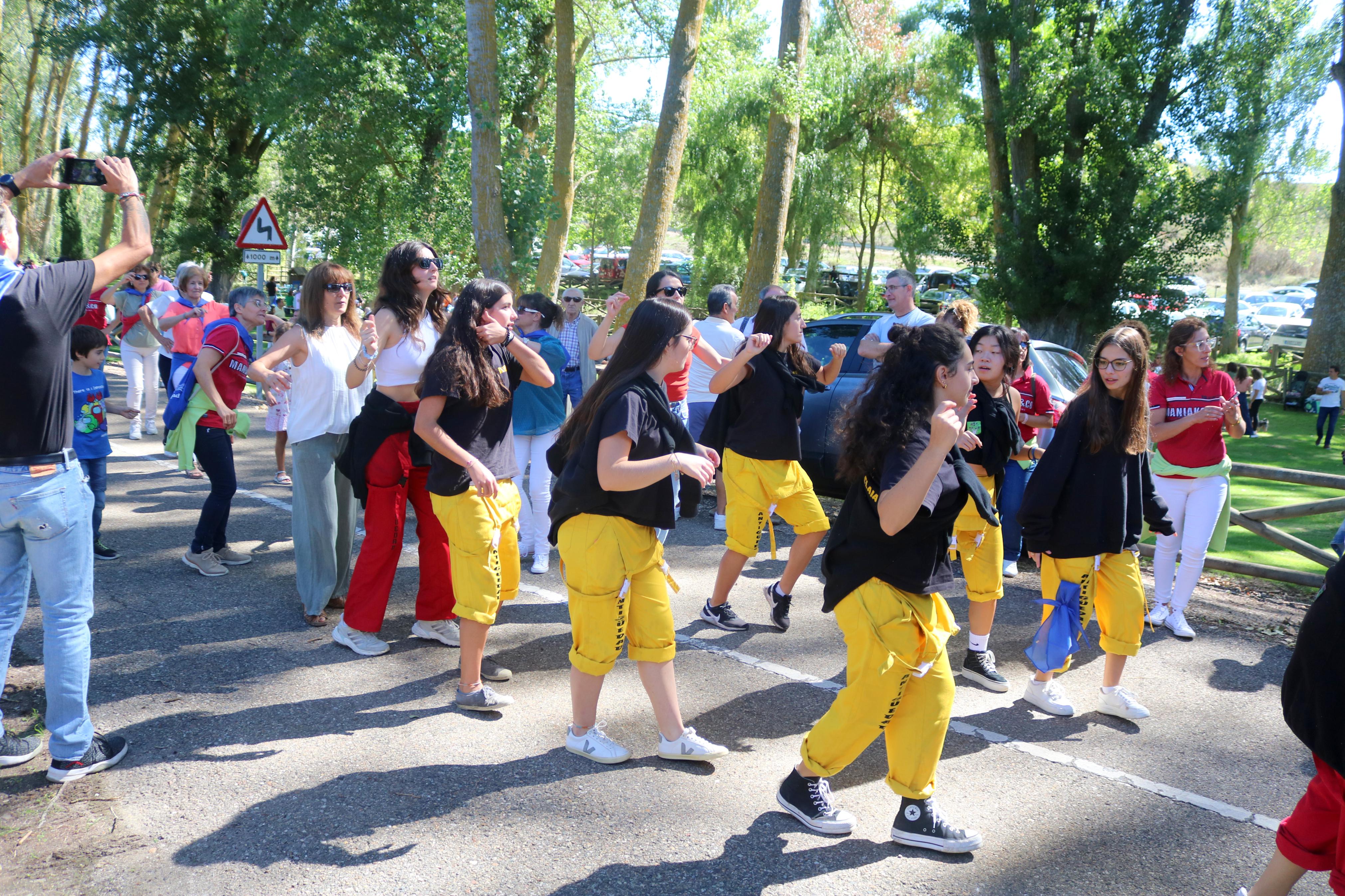 Antigüedad se rinde a la Virgen de Garón