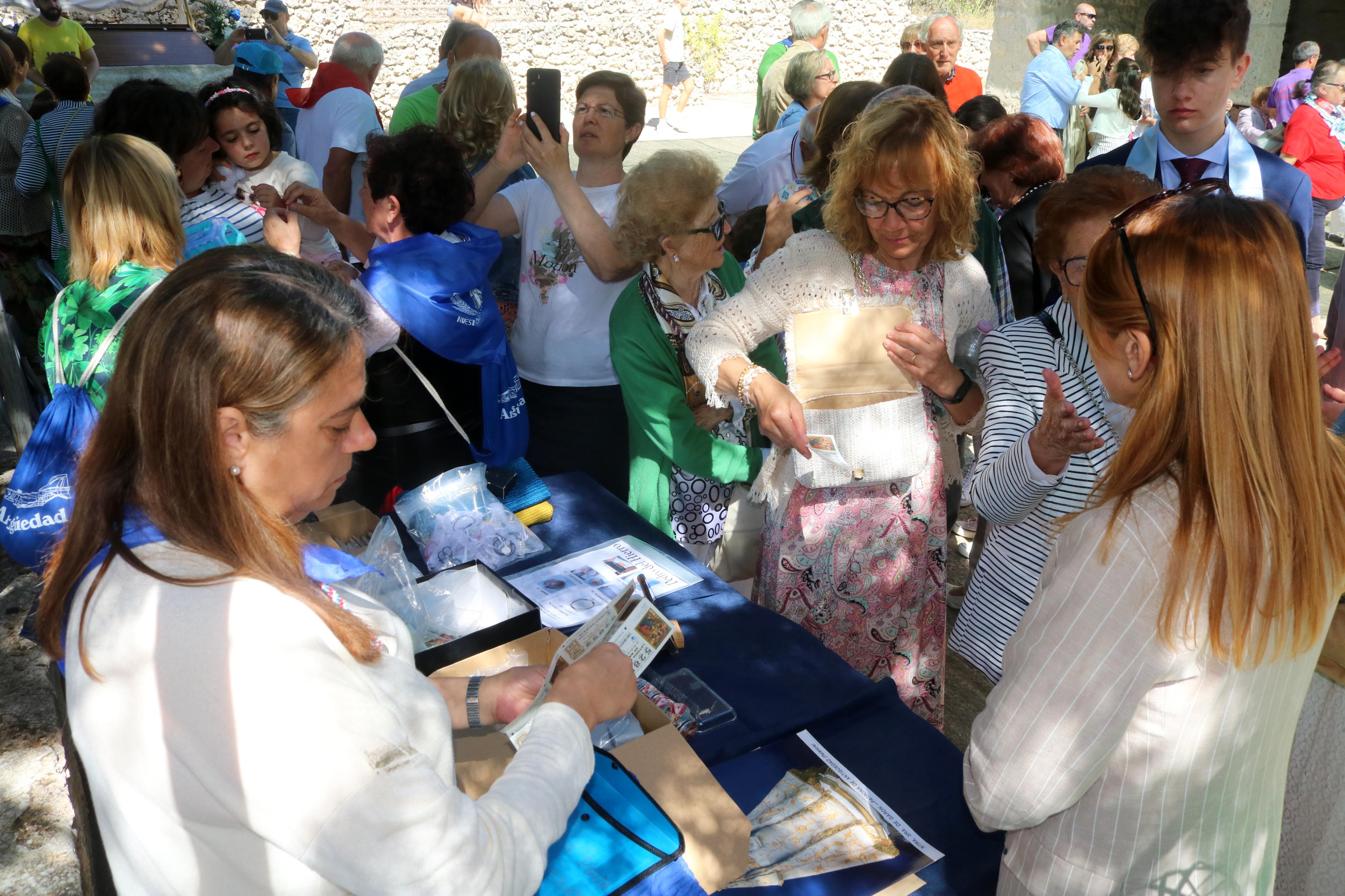 Antigüedad se rinde a la Virgen de Garón