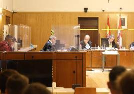 Juicio anterior a El Mancha (i), por robo, en la Audiencia de Valladolid.