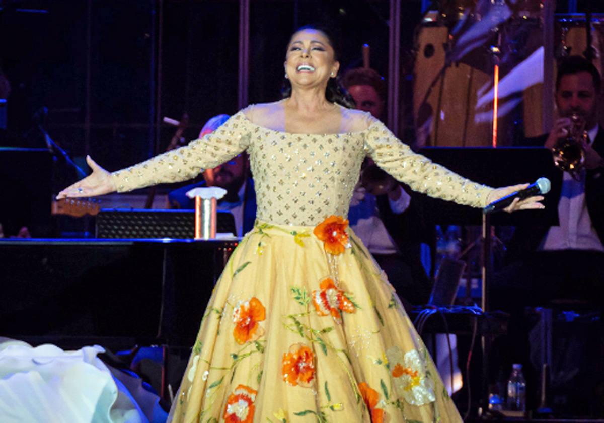 Isabel Pantoja brilla con luz propia en su concierto de Sevilla | El Norte de Castilla