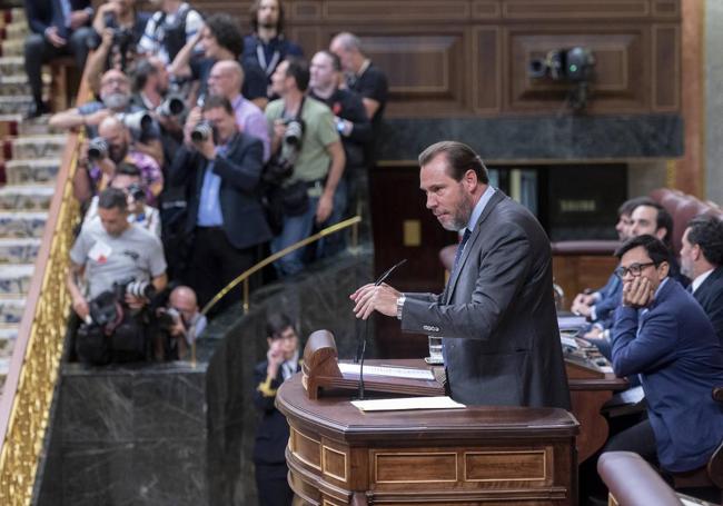 Óscar Puente, durante su intervención en el Congreso.