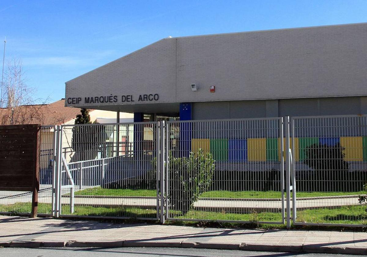 Exteriores del colegio público Marqués del Arco, en San Cristóbal de Segovia.