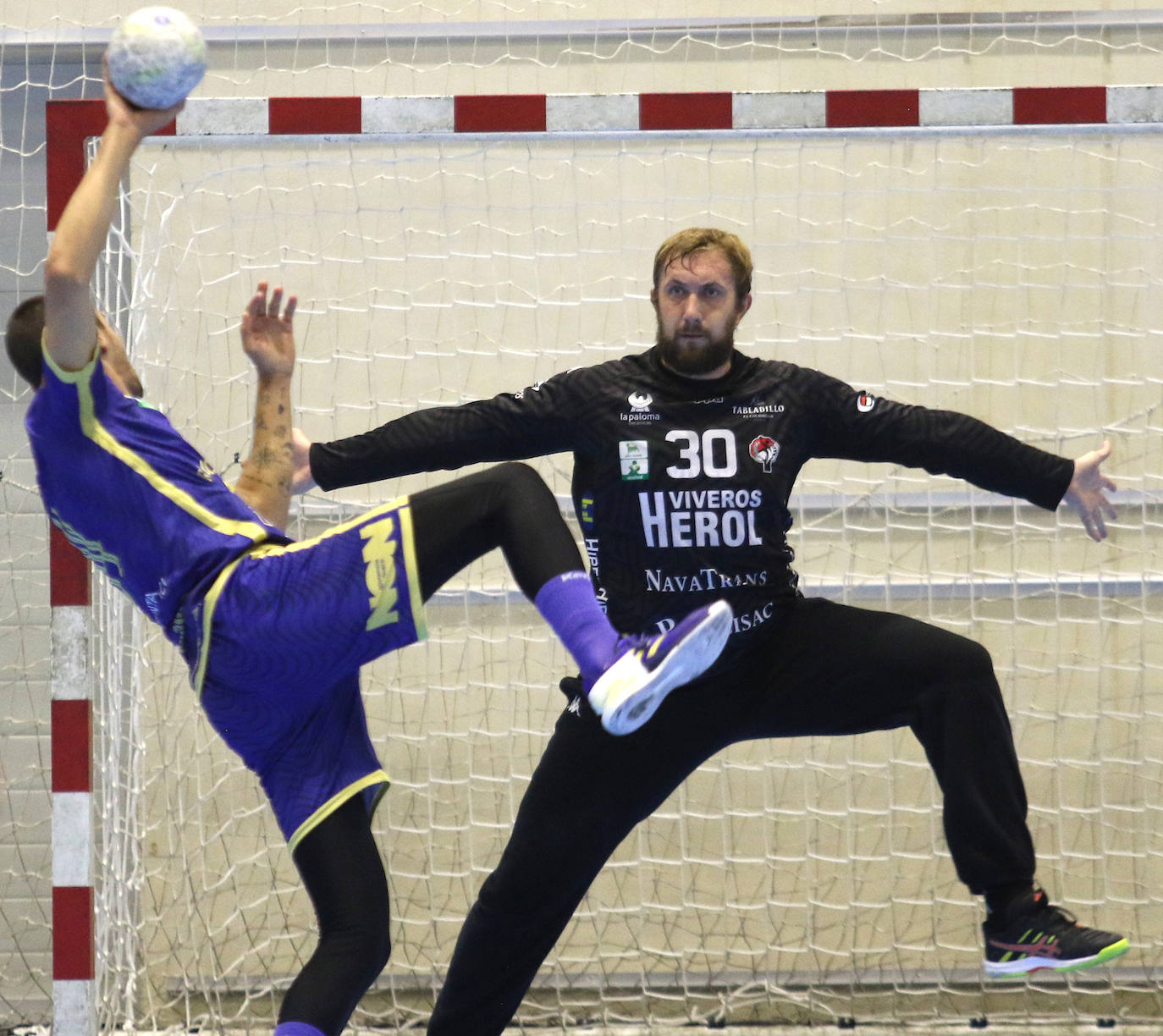 El empate del Nava ante el Cangas, en imágenes