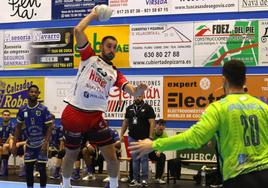 Empate entre Balonmano Nava y Frigoríficos Morrazo