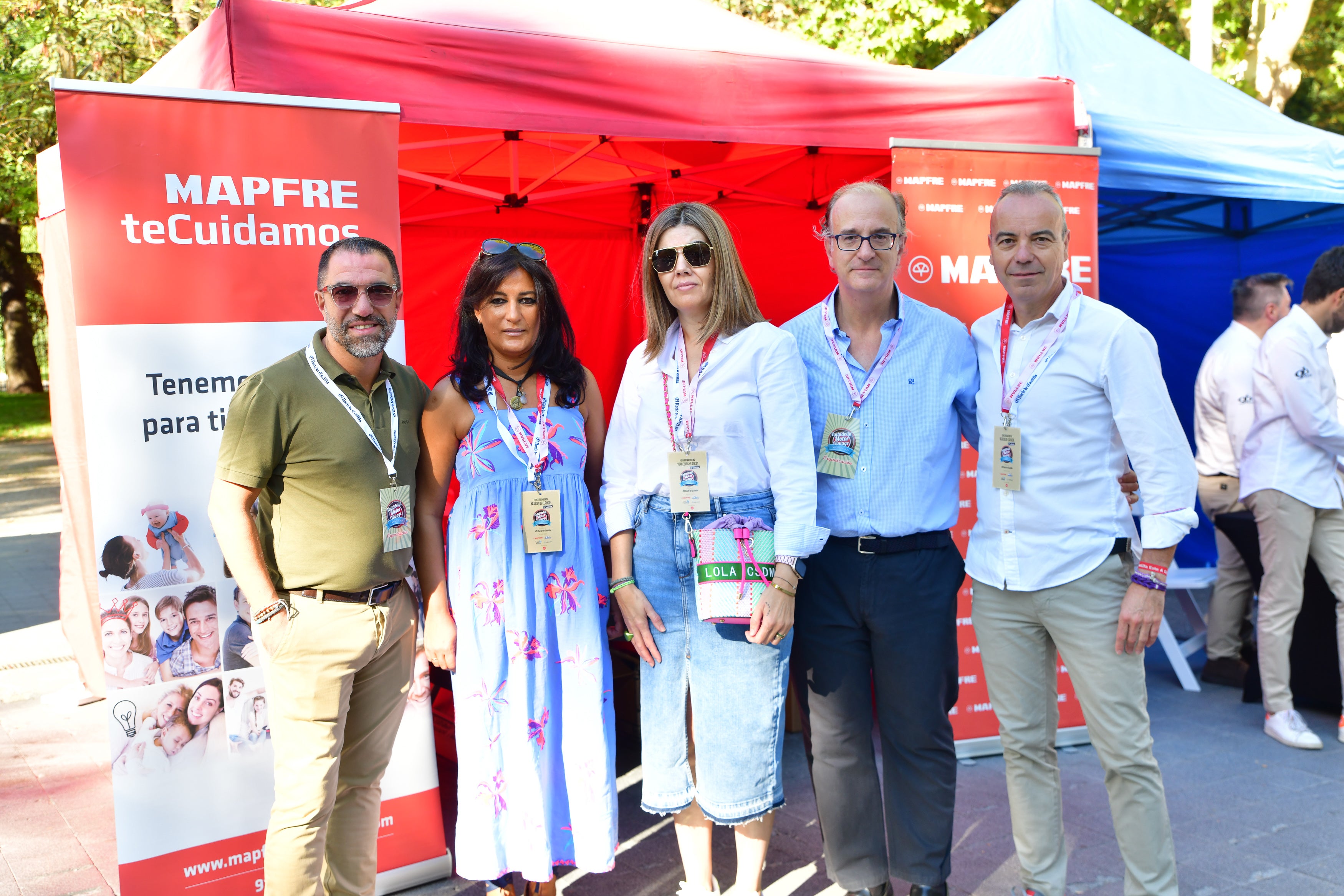 El equipo humano de Mapfre estuvo informando de los seguros de que disponen para el automóvil.