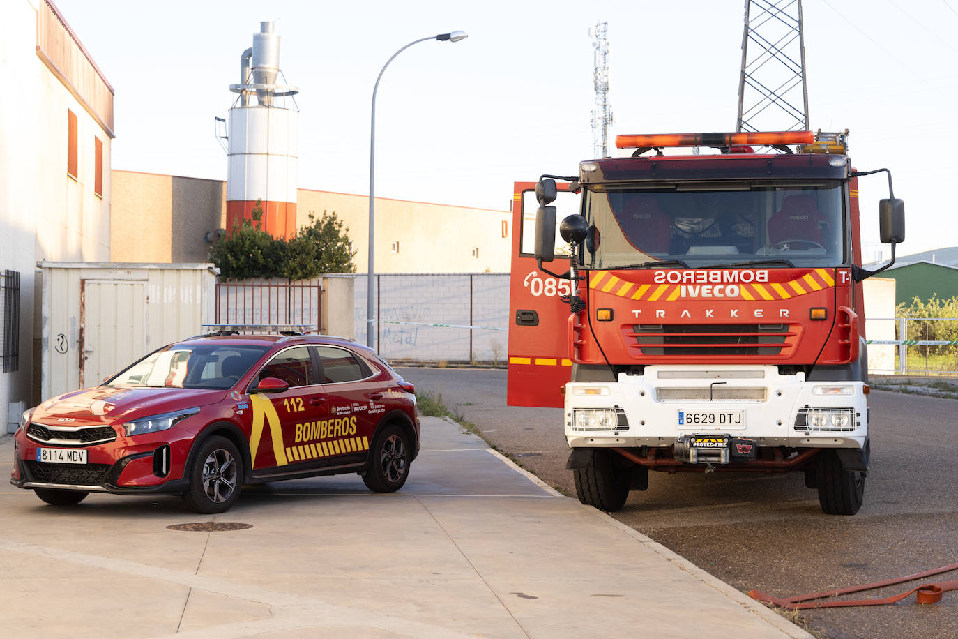 Incendio en tres naves de Santovenia de Pisuerga