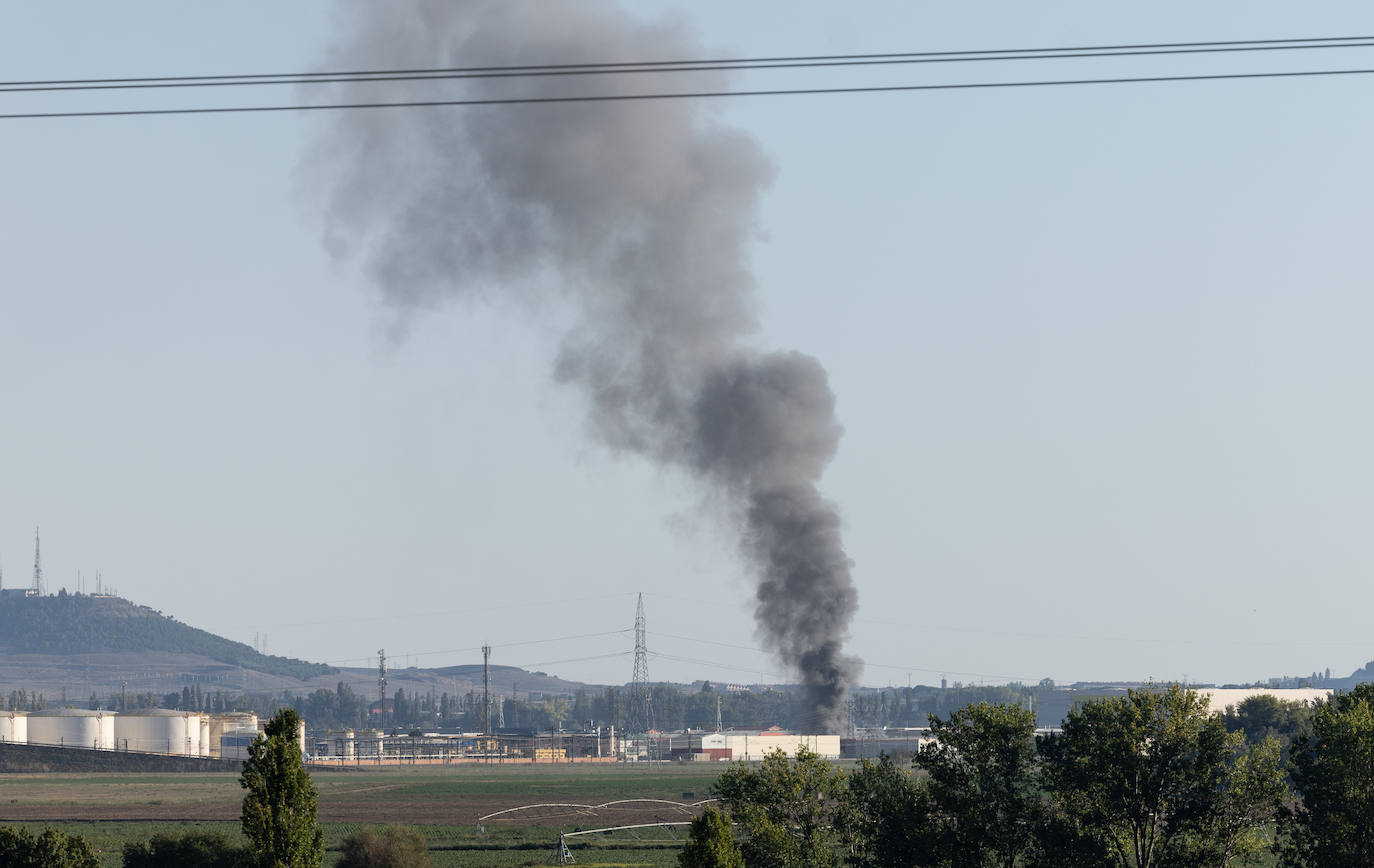 Incendio en tres naves de Santovenia de Pisuerga