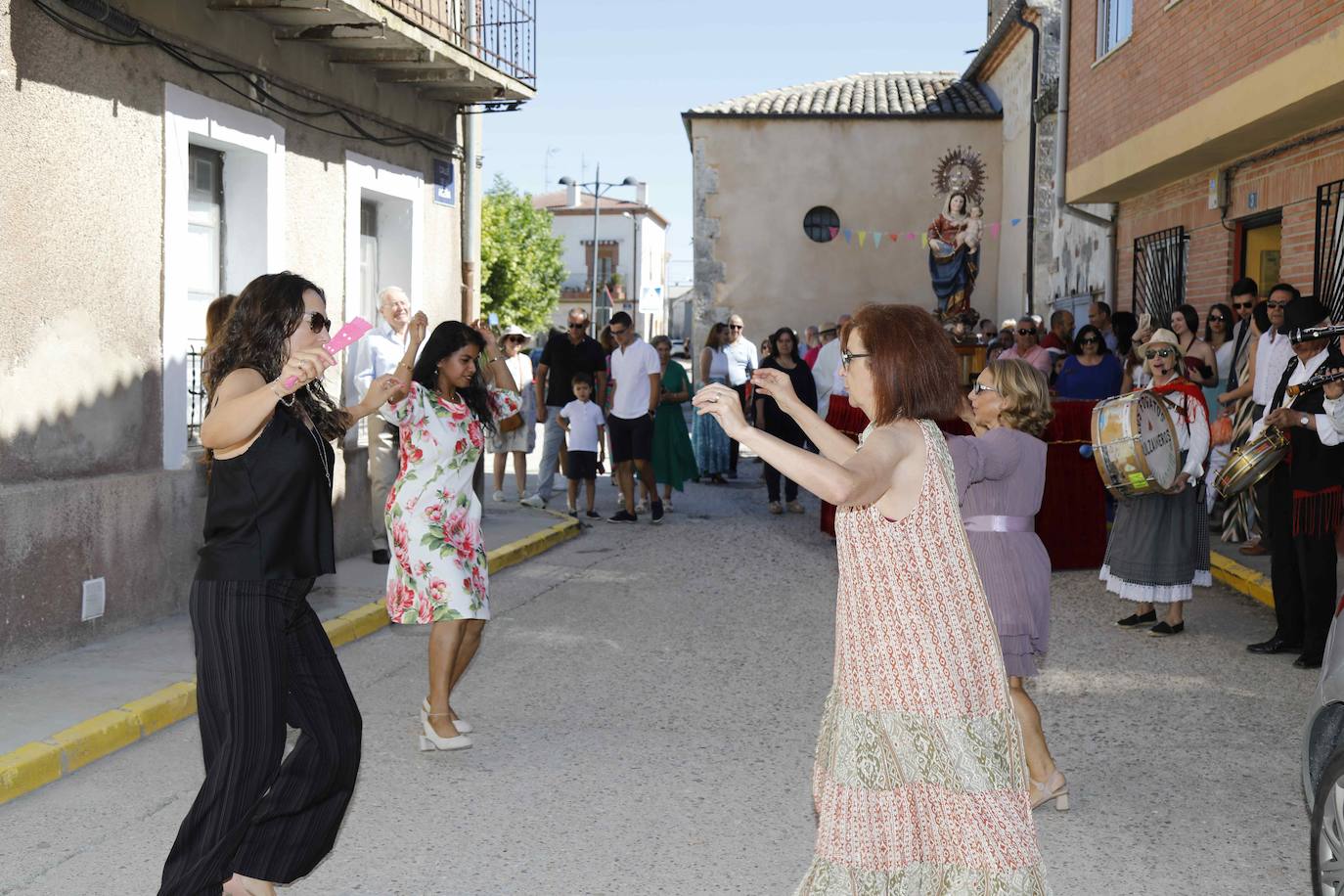 Procesión de la Virgen del Rosario en Valbuena de Duero