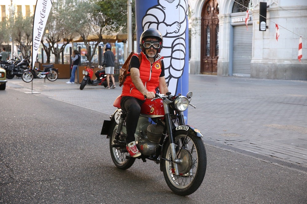 Galería de fotos | Llegada de los participantes al Valladolid Motor Vintage 4/7