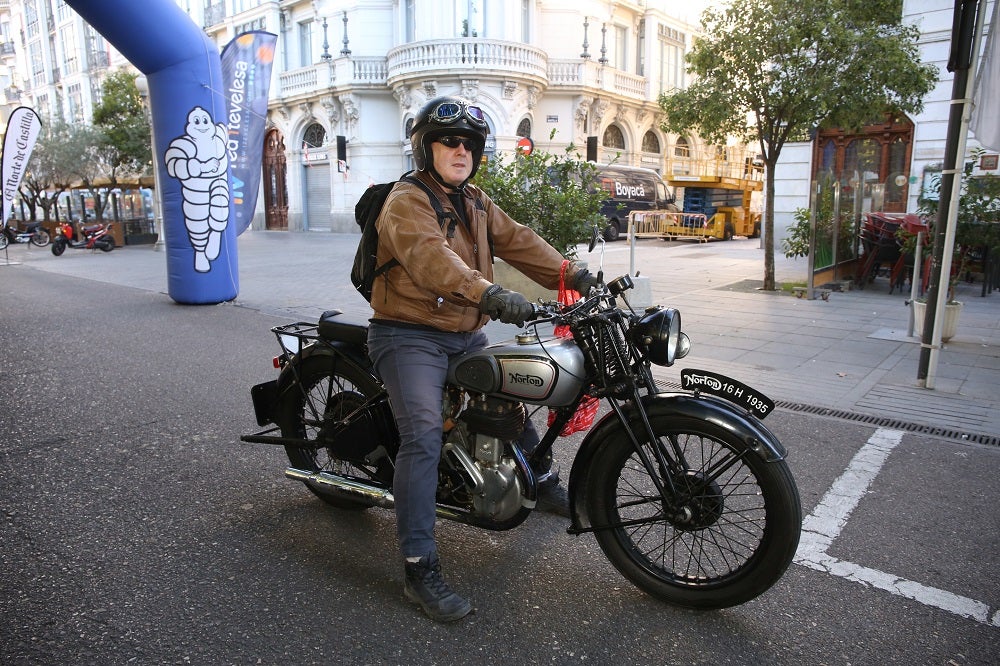 Galería de fotos | Llegada de los participantes al Valladolid Motor Vintage 5/7