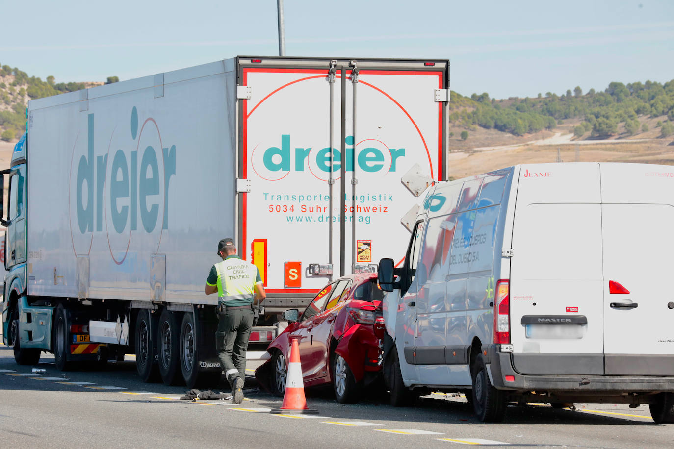 Accidente de tráfico en la VA-30 con cuatro vehículos implicados