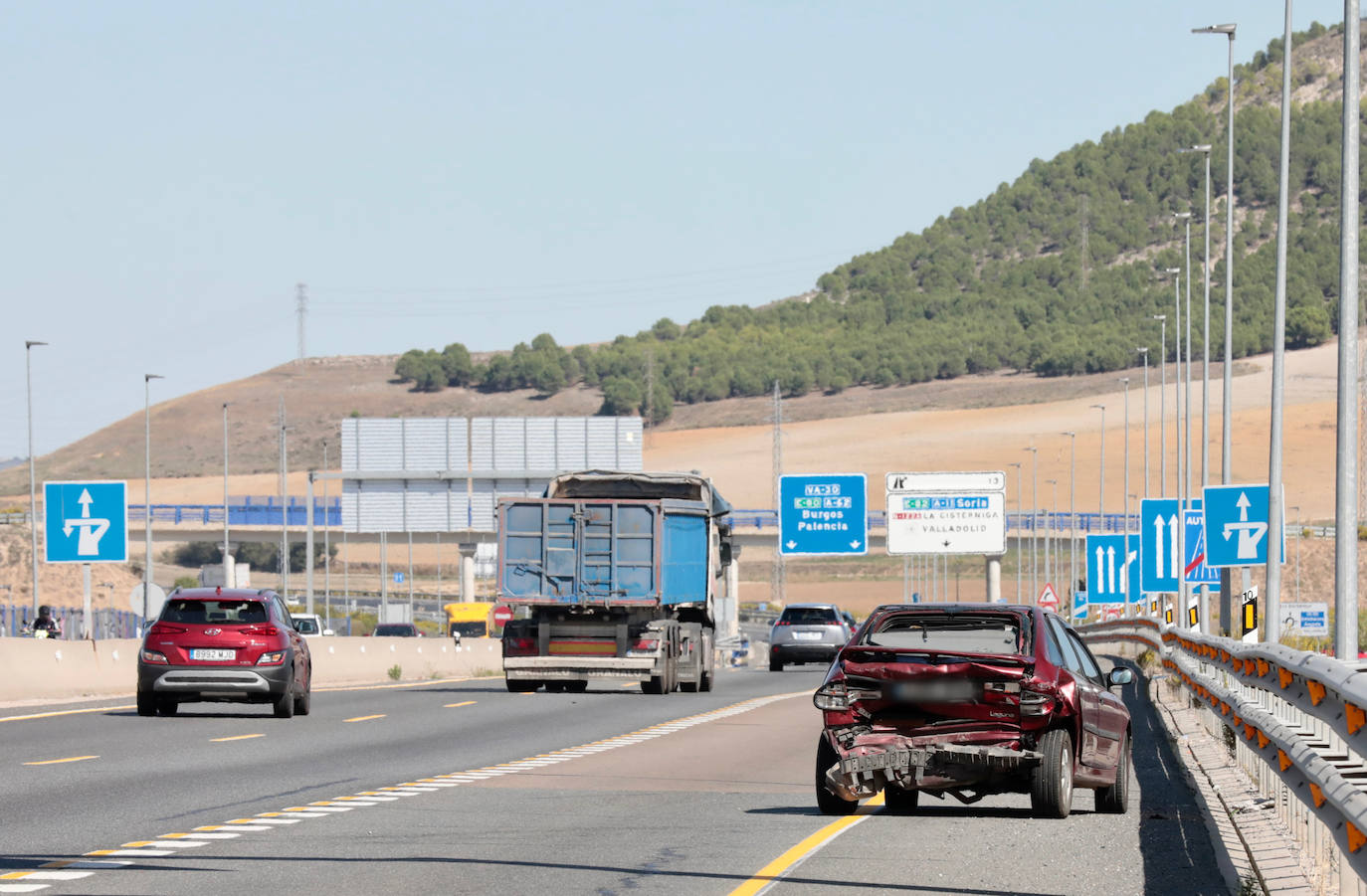 Accidente de tráfico en la VA-30 con cuatro vehículos implicados