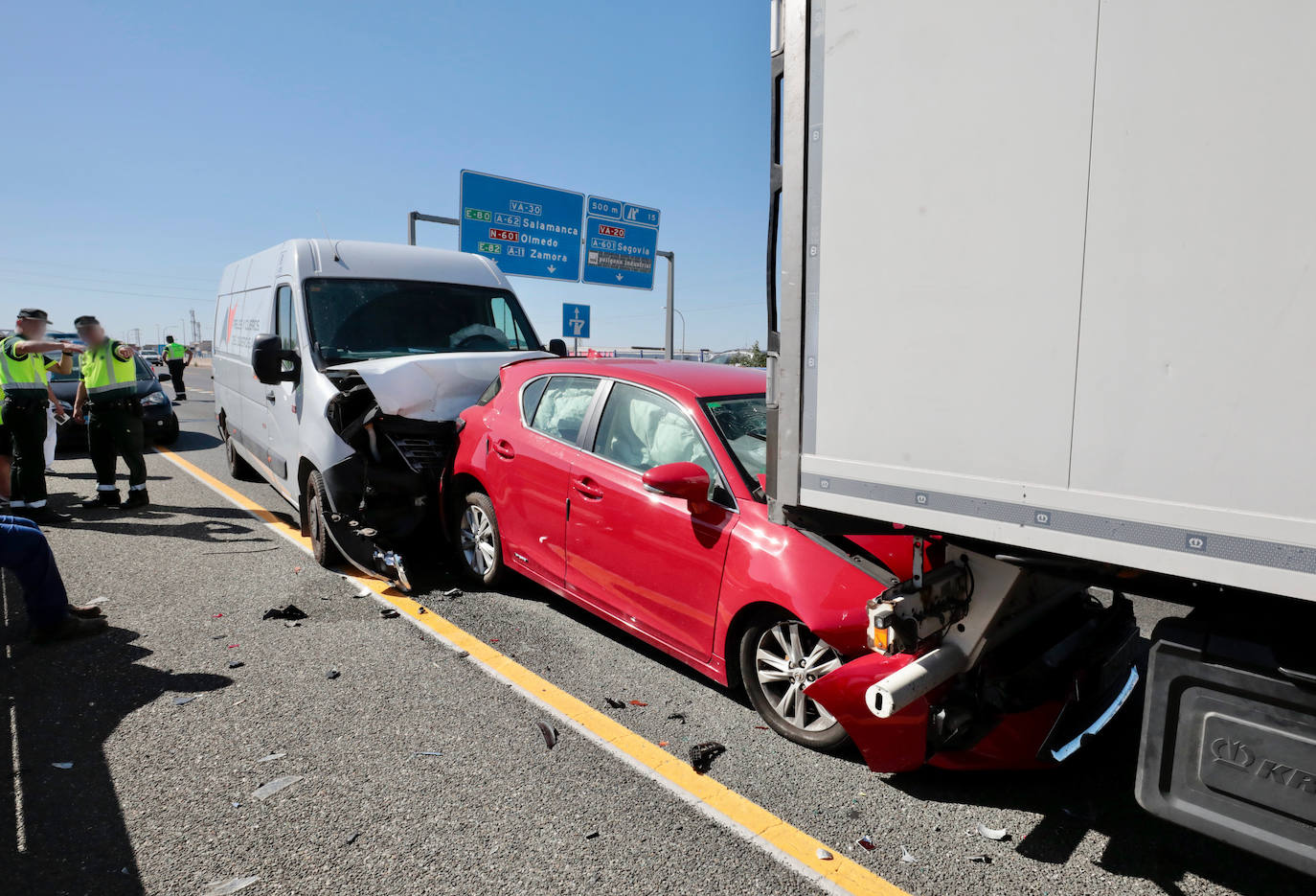 Accidente de tráfico en la VA-30 con cuatro vehículos implicados